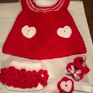 Baby hand made crochet set